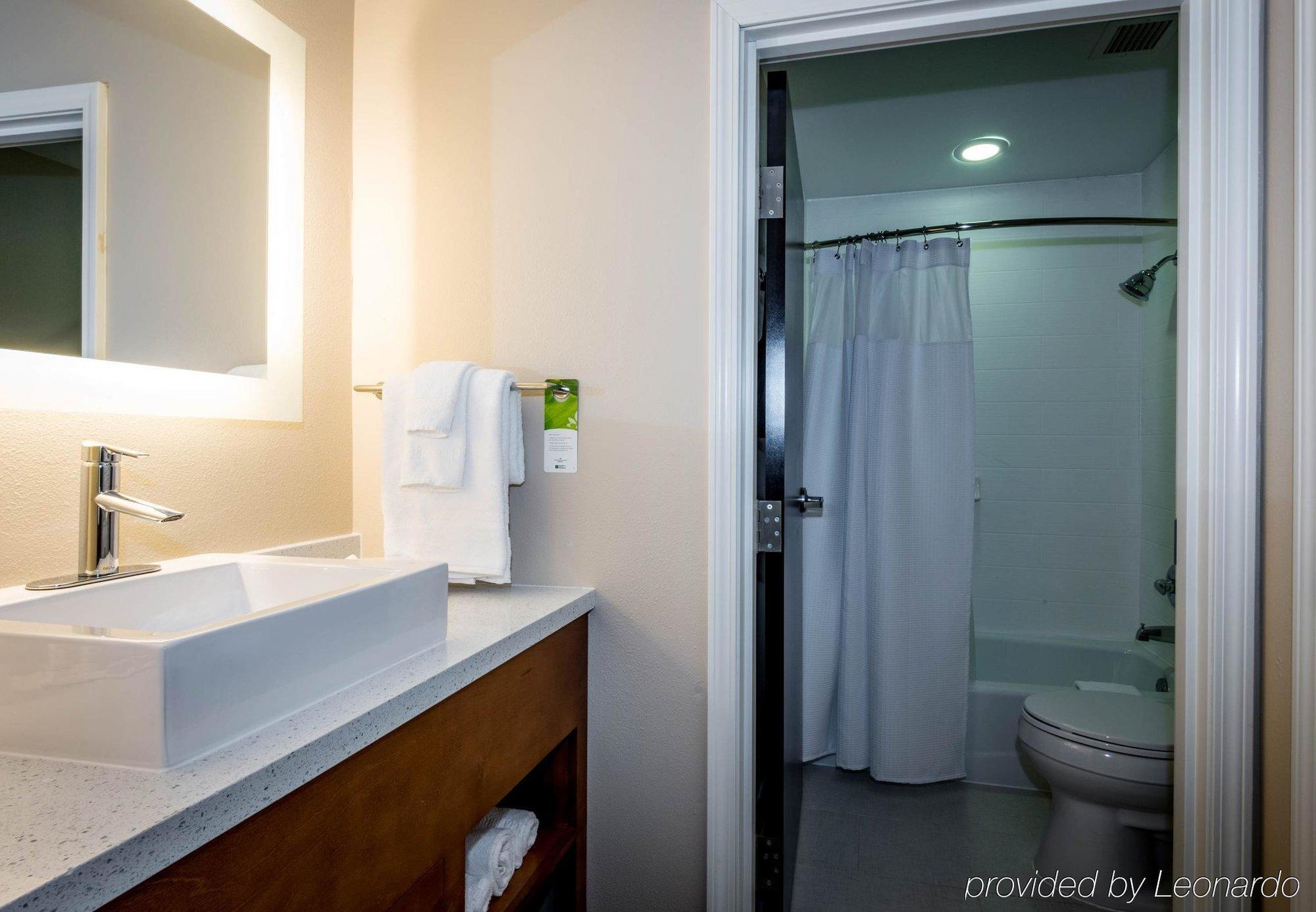 Springhill Suites By Marriott Denton Exteriör bild